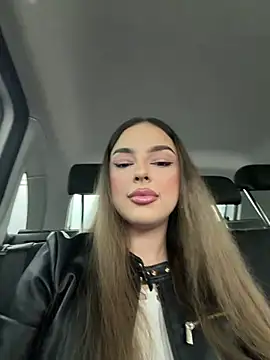Snapshot of ScarletColesX chatting on May 17, 2026, 2:28 pm ScarletColesX online show from May 17, 2026, 2:28 pm