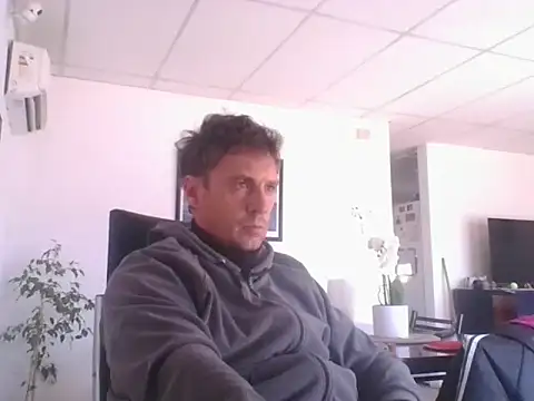 sebasevi online show from May 18, 2026, 1:49 pm