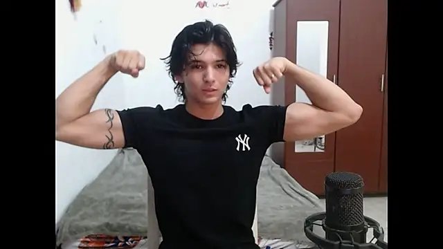 Snapshot of Archangel__ chatting on May 15, 2026, 4:32 am Archangel online show from May 15, 2026, 4:32 am