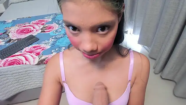 Snapshot of doll_skinny18 chatting on June 9, 2026, 1:12 pm doll skinny18 online show from June 9, 2026, 1:12 pm