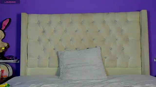 candy queens  online show from May 14, 2026, 7:44 pm