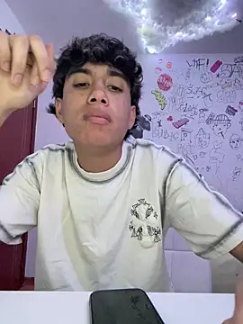 Santiiiii 699 online show from May 12, 2026, 11:11 pm