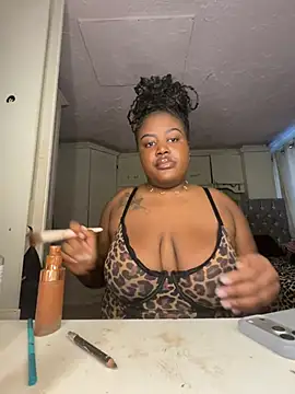 Starblissx online show from May 17, 2026, 7:03 pm