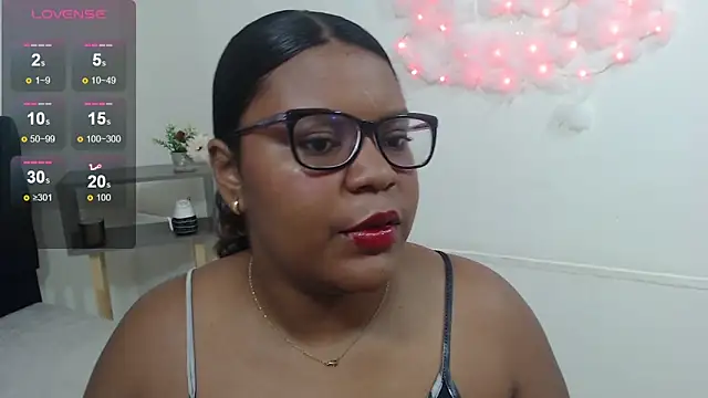 Snapshot of Gibi_Laurent chatting on May 22, 2026, 12:36 pm Gibi Laurent online show from May 22, 2026, 12:36 pm