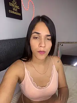 Snapshot of Isa_steele chatting on July 6, 2026, 6:32 pm Isa steele online show from July 6, 2026, 6:32 pm