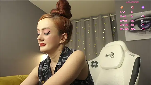 Snapshot of Megany chatting on October 15, 2025, 12:31 am Megany online show from October 15, 2025, 12:31 am