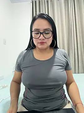 rousee69  online show from June 18, 2026, 9:14 am