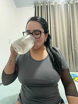 rousee69  online show from June 21, 2026, 10:59 pm