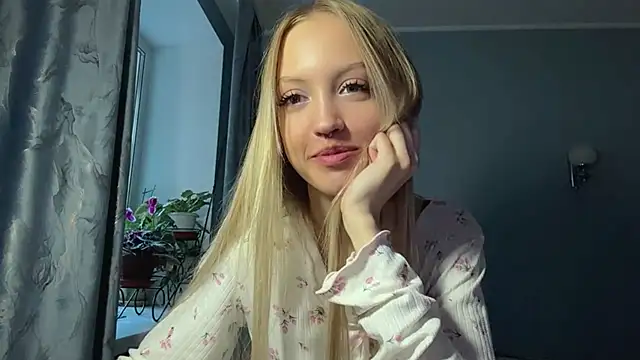 NievesHackey online show from May 18, 2026, 2:22 pm