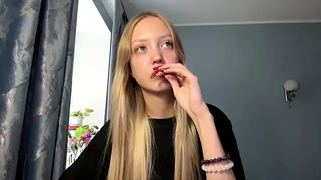 NievesHackey online show from June 26, 2026, 1:17 pm