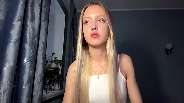 NievesHackey online show from June 17, 2026, 3:11 pm