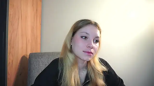 Sairallyn online show from May 15, 2026, 8:18 pm
