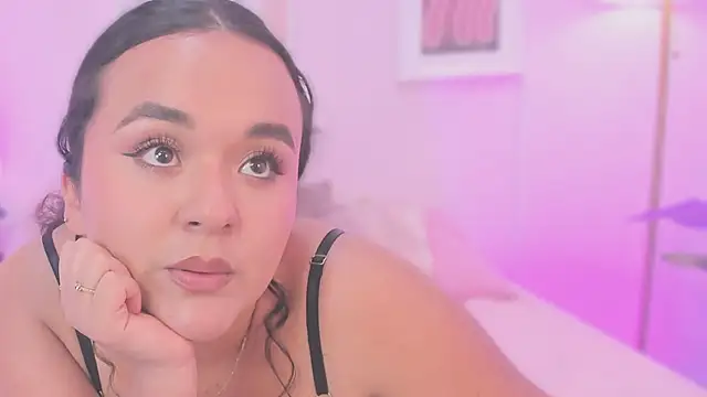 Kitty lulu  online show from May 25, 2026, 4:56 am