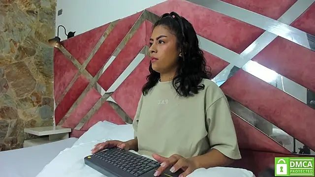Snapshot of keylli_vega chatting on May 15, 2026, 12:25 pm keylli vega online show from May 15, 2026, 12:25 pm