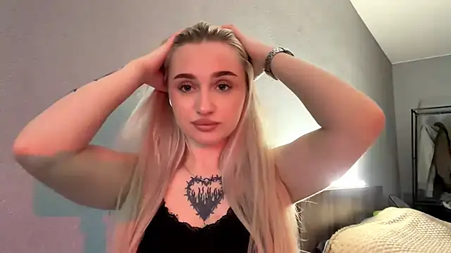 TiffanieSluyter online show from May 19, 2026, 3:41 pm