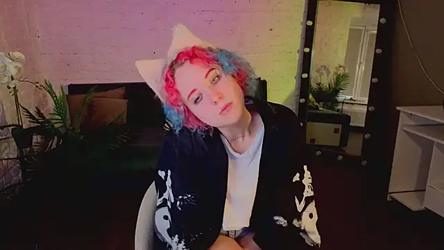ScarlettSparkss online show from May 17, 2026, 5:29 am