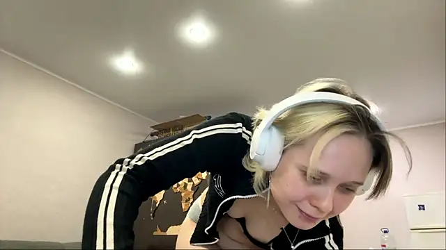Snapshot of CuteLilit chatting on June 13, 2026, 7:12 pm CuteLilit online show from June 13, 2026, 7:12 pm