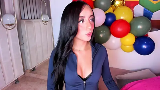Emmarios qm online show from June 25, 2026, 8:25 pm