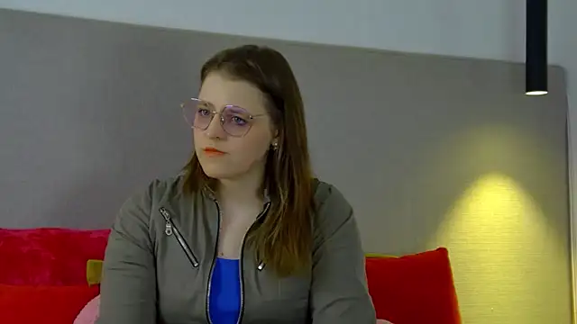 Snapshot of AlexaAvery chatting on June 7, 2026, 6:51 am AlexaAvery online show from June 7, 2026, 6:51 am