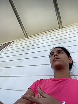 Snapshot of Saray_queen1 chatting on July 7, 2026, 8:56 pm Saray queen1 online show from July 7, 2026, 8:56 pm