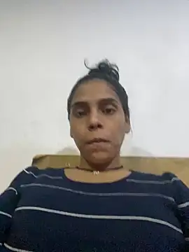 Snapshot of Saray_queen1 chatting on July 2, 2026, 3:56 am Saray queen1 online show from July 2, 2026, 3:56 am