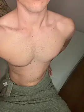 boy12zinho online show from May 14, 2026, 2:08 am