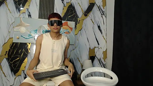 Snapshot of KING_LOVERS1 chatting on June 16, 2026, 1:11 pm KING LOVERS1 online show from June 16, 2026, 1:11 pm