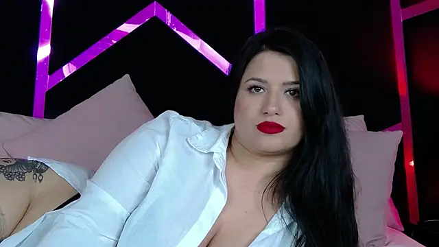 Snapshot of EssenaMonroe chatting on July 6, 2026, 3:47 pm EssenaMonroe online show from July 6, 2026, 3:47 pm