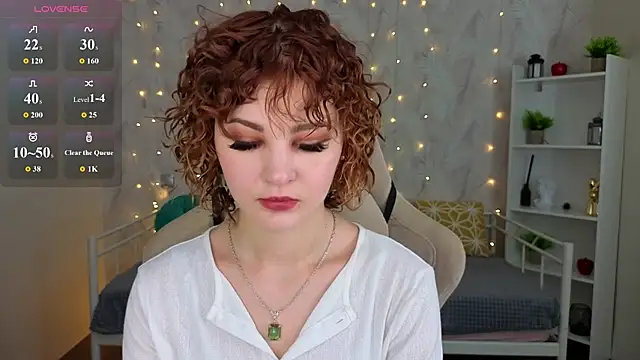 Kira  Fluffy online show from July 7, 2026, 5:32 am