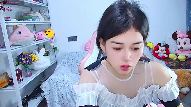 QinQin-888 online show from June 17, 2026, 11:03 pm