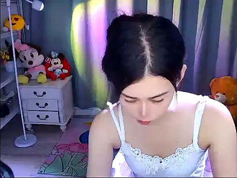 QinQin-888 online show from May 20, 2026, 1:19 pm
