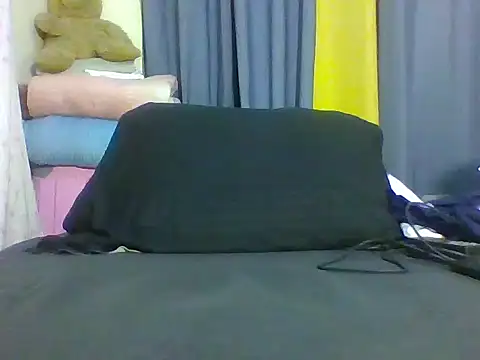 Snapshot of petite_hottie chatting on June 18, 2026, 6:57 pm petite hottie online show from June 18, 2026, 6:57 pm