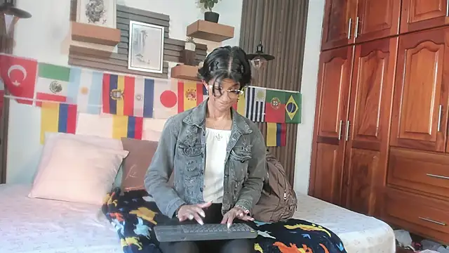 Snapshot of Evaa_campbell chatting on June 16, 2026, 12:16 pm Evaa campbell online show from June 16, 2026, 12:16 pm