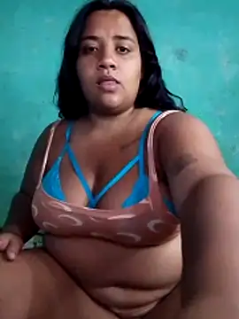 sexy-latina24u online show from May 27, 2026, 5:09 pm