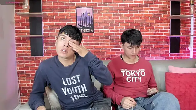 Hoot boyss  online show from July 9, 2026, 8:19 pm