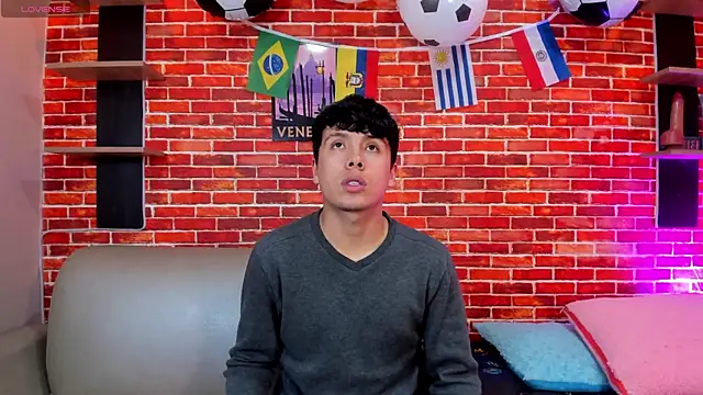 Hoot boyss  online show from June 20, 2026, 8:25 pm