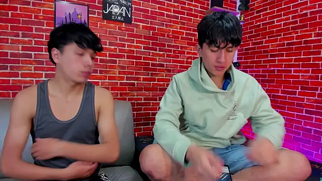 Hoot boyss  online show from June 12, 2026, 7:55 pm