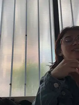 Manelykswift online show from June 25, 2026, 8:03 pm