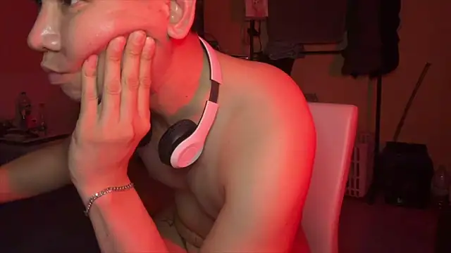 nattyxboi online show from June 24, 2026, 1:59 am