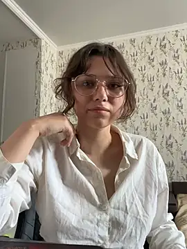 Yuna Gasai online show from May 19, 2026, 11:17 am