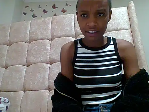 Snapshot of Petite_baby55 chatting on May 31, 2026, 7:58 pm Petite baby55 online show from May 31, 2026, 7:58 pm