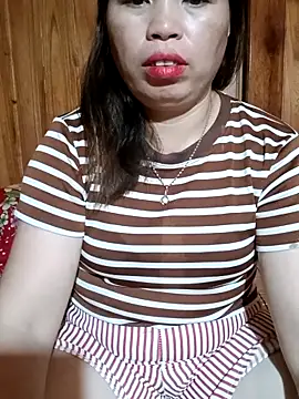 Snapshot of -Yeyi- chatting on July 1, 2026, 3:18 am -Yeyi- online show from July 1, 2026, 3:18 am