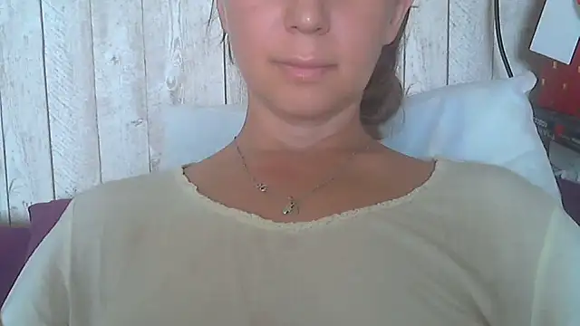 Bella--White online show from June 11, 2026, 5:04 am