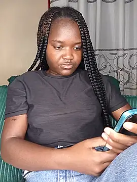 Snapshot of little_creamy chatting on June 1, 2026, 8:19 pm little creamy online show from June 1, 2026, 8:19 pm