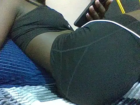 Curvyqueeh online show from June 25, 2026, 7:19 pm
