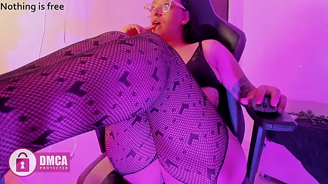 Spicydollx 1 online show from June 18, 2026, 4:45 pm