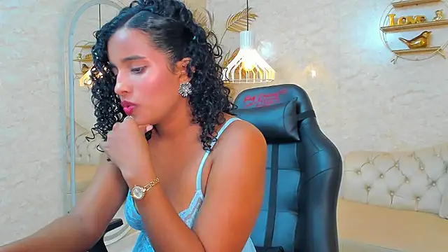 Snapshot of Horny_Curls chatting on July 3, 2026, 3:57 am Horny Curls online show from July 3, 2026, 3:57 am