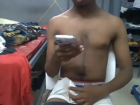 male18in online show from May 19, 2026, 6:53 am