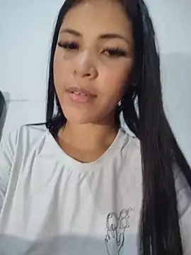 Snapshot of lusinee_ chatting on June 18, 2026, 5:17 am lusinee online show from June 18, 2026, 5:17 am
