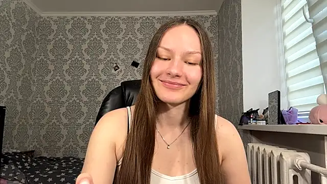 ShaylaChong online show from June 10, 2026, 4:13 am